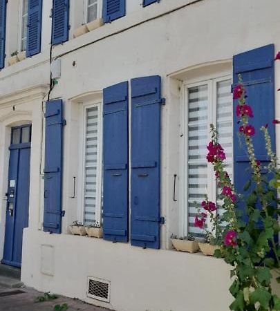 Residence Les Volets Bleus: Studio De 30 M² Classe 2 * โรชฟอร์ ภายนอก รูปภาพ