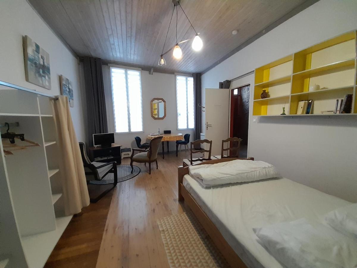 Residence Les Volets Bleus: Studio De 30 M² Classe 2 * โรชฟอร์ ภายนอก รูปภาพ